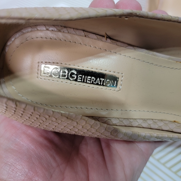 BCBGeneration Lavonne High Heel Pump Blush Color Faux Snakeskin Women's Size 9M. - Picture 4 of 7